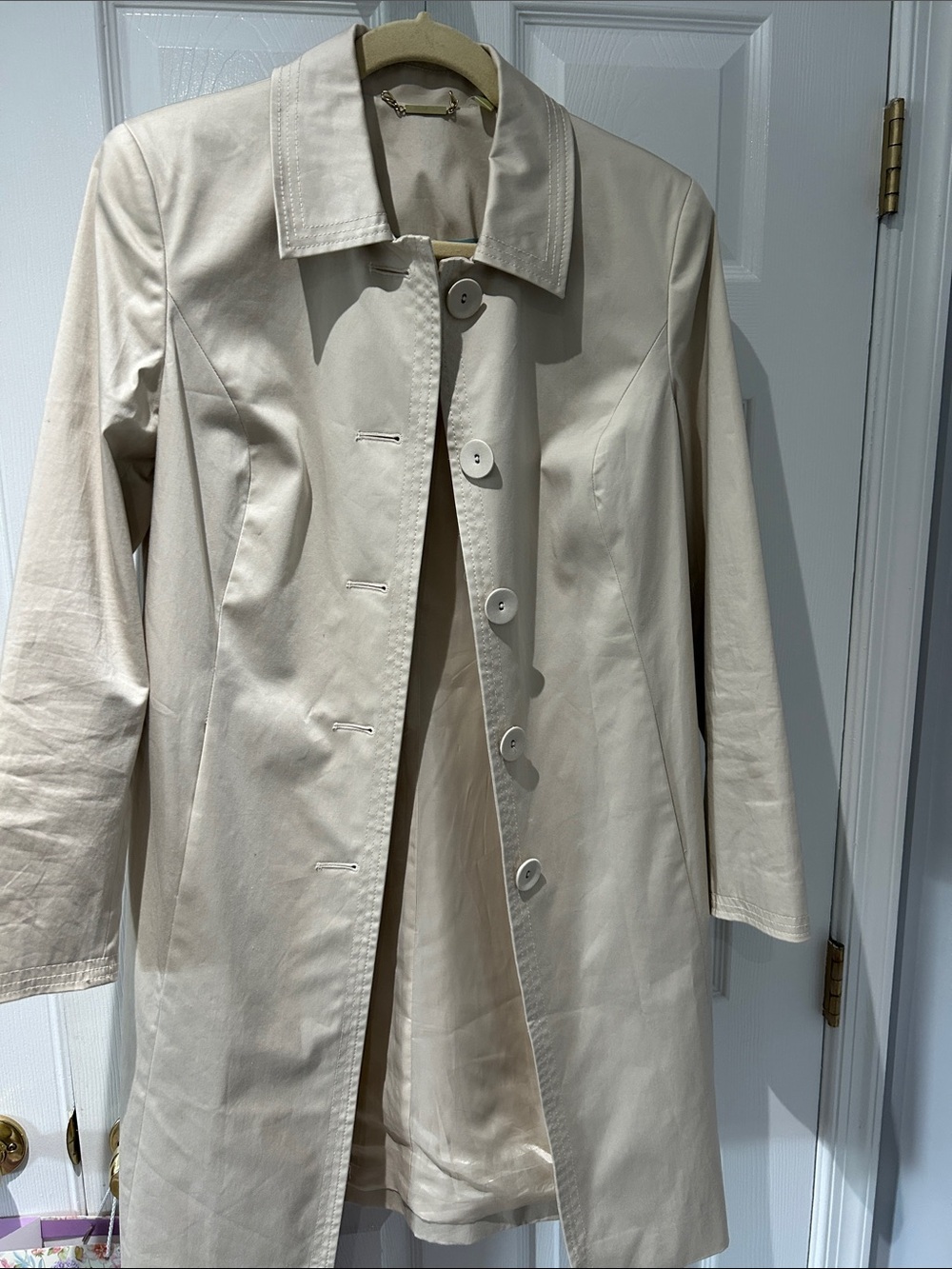 Women's Cream Single-Breasted Trench Coat